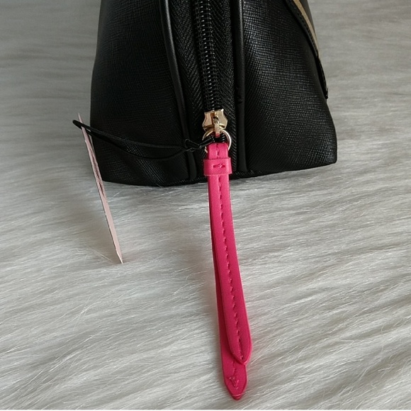 BEAUTIFUL VICTORIA'S SECRET COSMETIC BAG (1 Available) - Picture 7 of 8